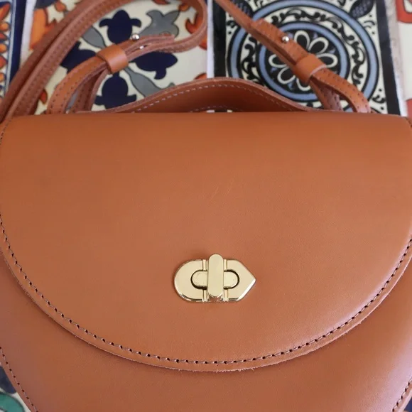 Clare V. Elodie in Cuoio - Picture 7 of 15